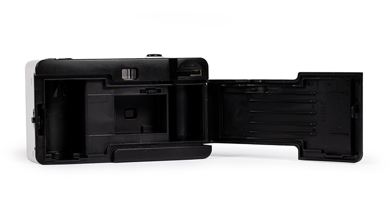 1017105_B.jpg - Ilford SPRITE 35-ii Reusable Camera - Black and Silver - Image 2