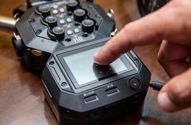 1019005_E.jpg - Zoom H8 8-Input 12-Track Portable Handy Recorder - Image 5