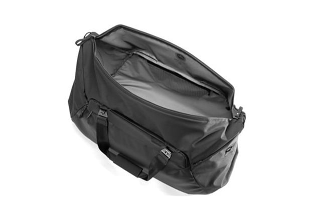 1019235_B.jpg - Peak Design Travel Duffle 65L Black - Image 2