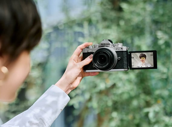 1020155_C.jpg - Nikon Z fc Olive Green  Nikkor DX 16-50mm - Image 3