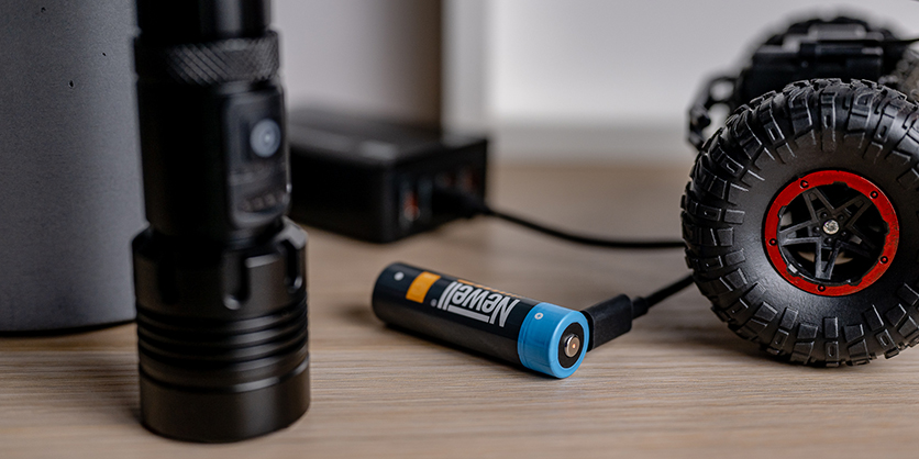 1022685_B.jpg - Newell 18650 USB-C 2200 mAh battery - Image 2