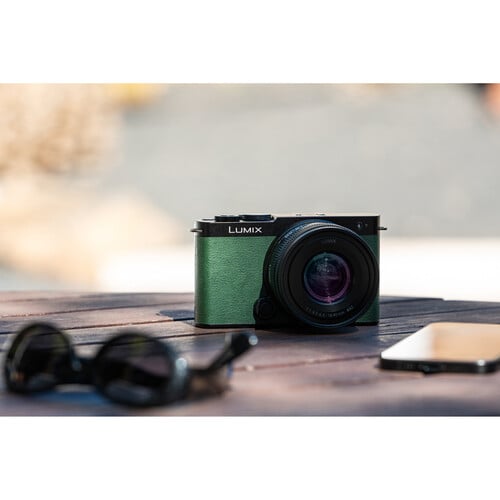 1022725_E.jpg - Panasonic Lumix S9 Mirrorless Camera + 20-60mm Lens (Olive Green) - Image 5