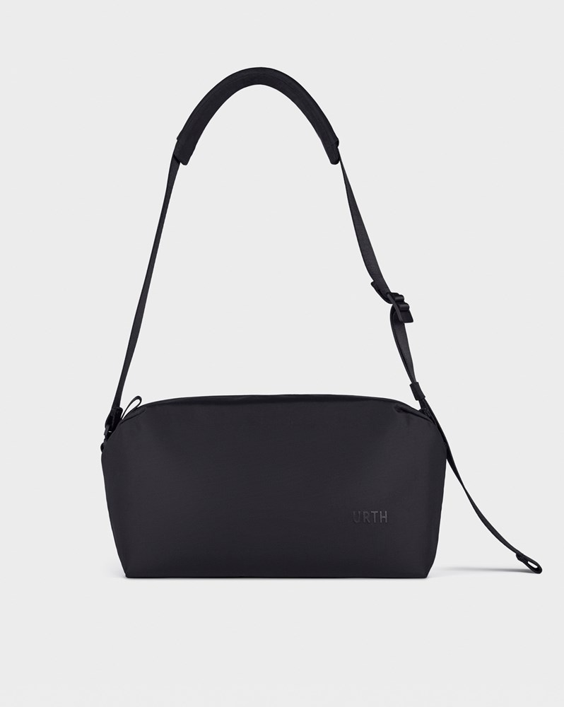 1025415.jpg - Urth Dolomite Camera Sling 8L Black - Thumbnail