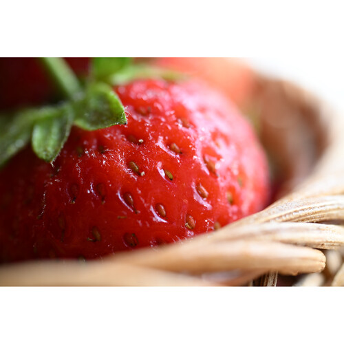 1025645_E.jpg - Nikon NIKKOR Z DX MC 35mm f/1.7 Lens (APS-C) - Image 5