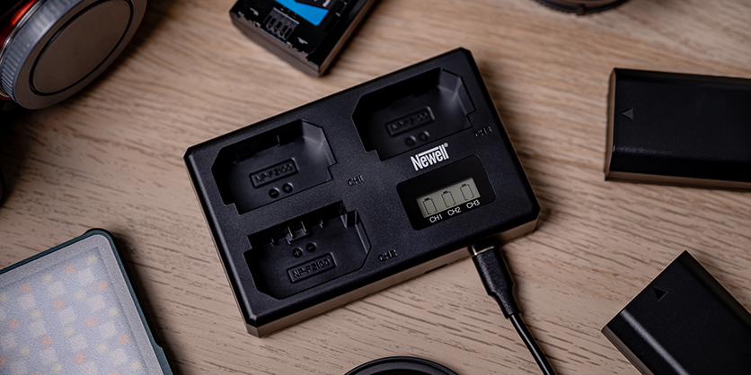 1025975_B.jpg - Newell TT-USB-C Triple Channel Battery Charger for Sony NP-FZ100 - Thumbnail 2