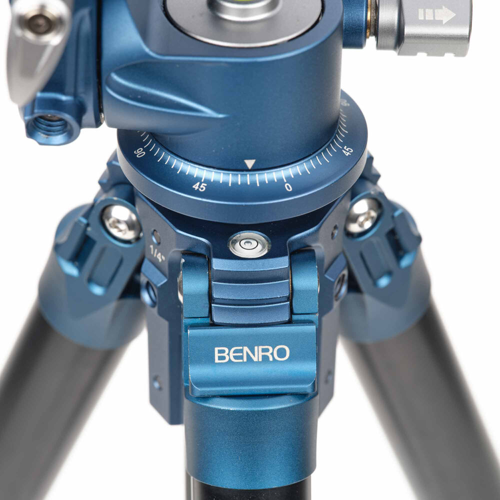 1026285_F.jpg - Benro SuperSlim Carbon Fibre Series 1.5 Tripod with PHVF3 Hybrid Flip Head - Image 6