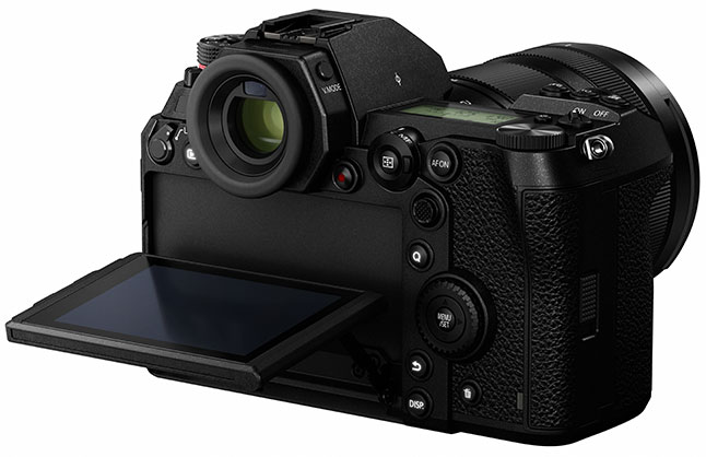 1015096_B.jpg - Panasonic Lumix DC-S1 Mirrorless Camera with 24-105mm Lens