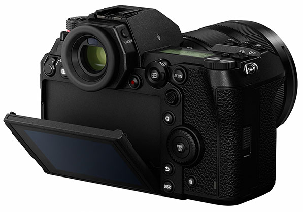 1015096_E.jpg - Panasonic Lumix DC-S1 Mirrorless Camera with 24-105mm Lens