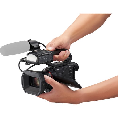 1015866_D.jpg - Panasonic HC-X2000 UHD 4K 3G-SDI/HDMI Pro Camcorder with 24x Zoom - Thumbnail 4