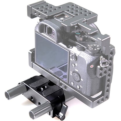1021336_C.jpg - SmallRig Baseplate with Dual 15mm Rod Clamp 1674 - Thumbnail 3