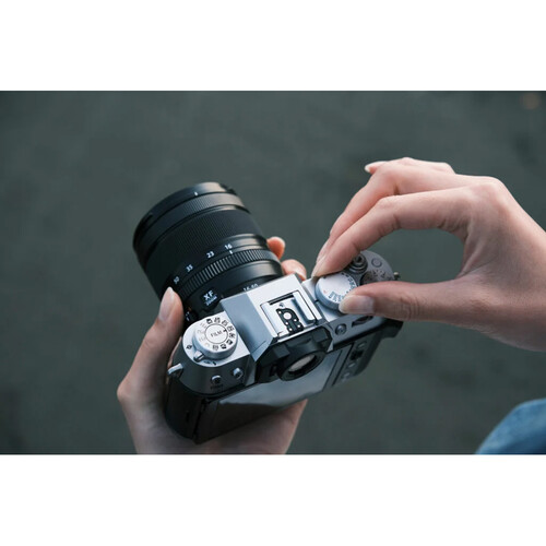 1022696_E.jpg - FUJIFILM X-T50 Mirrorless Camera (Silver) - Image 5