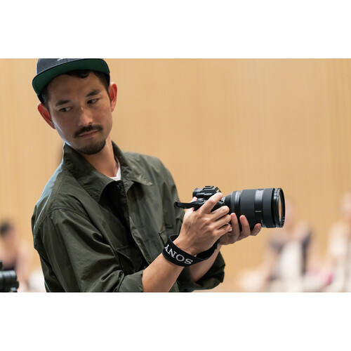 1024046_B.jpg - Sony FE 28-70mm f/2 GM Lens - Image 2