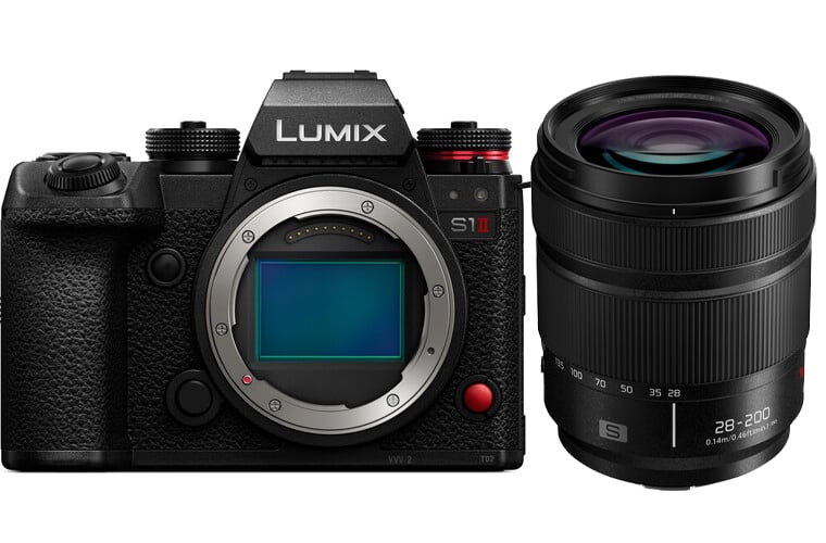 Panasonic S1 II with 28-200mm Kit