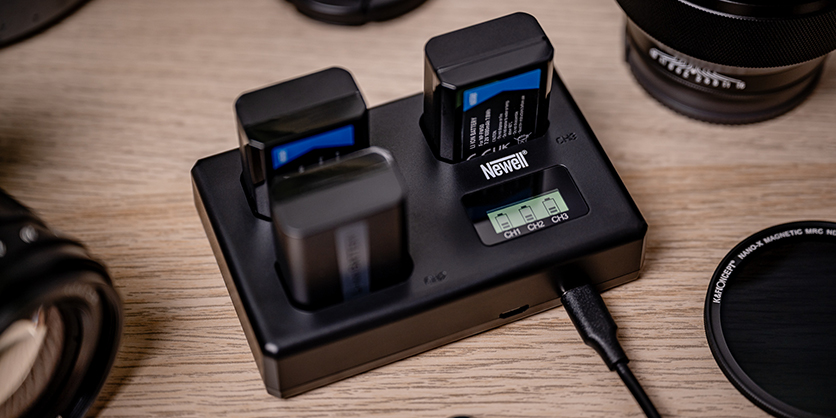 1025976_C.jpg - Newell TT-USB-C Triple Channel Battery Charger for Sony NP-FW50 - Image 3