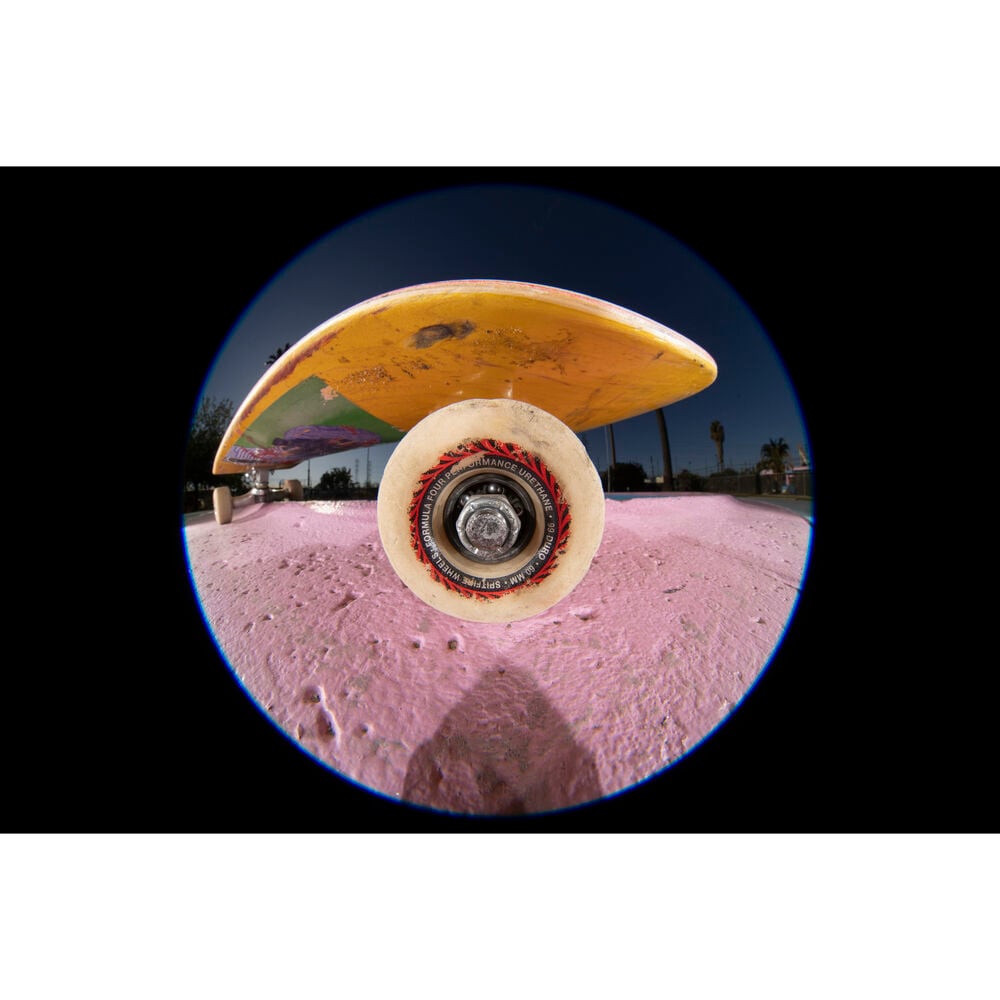 1026066_C.jpg - Canon RF 7-14mm f/2.8-3.5 L Fisheye STM Lens - Image 3