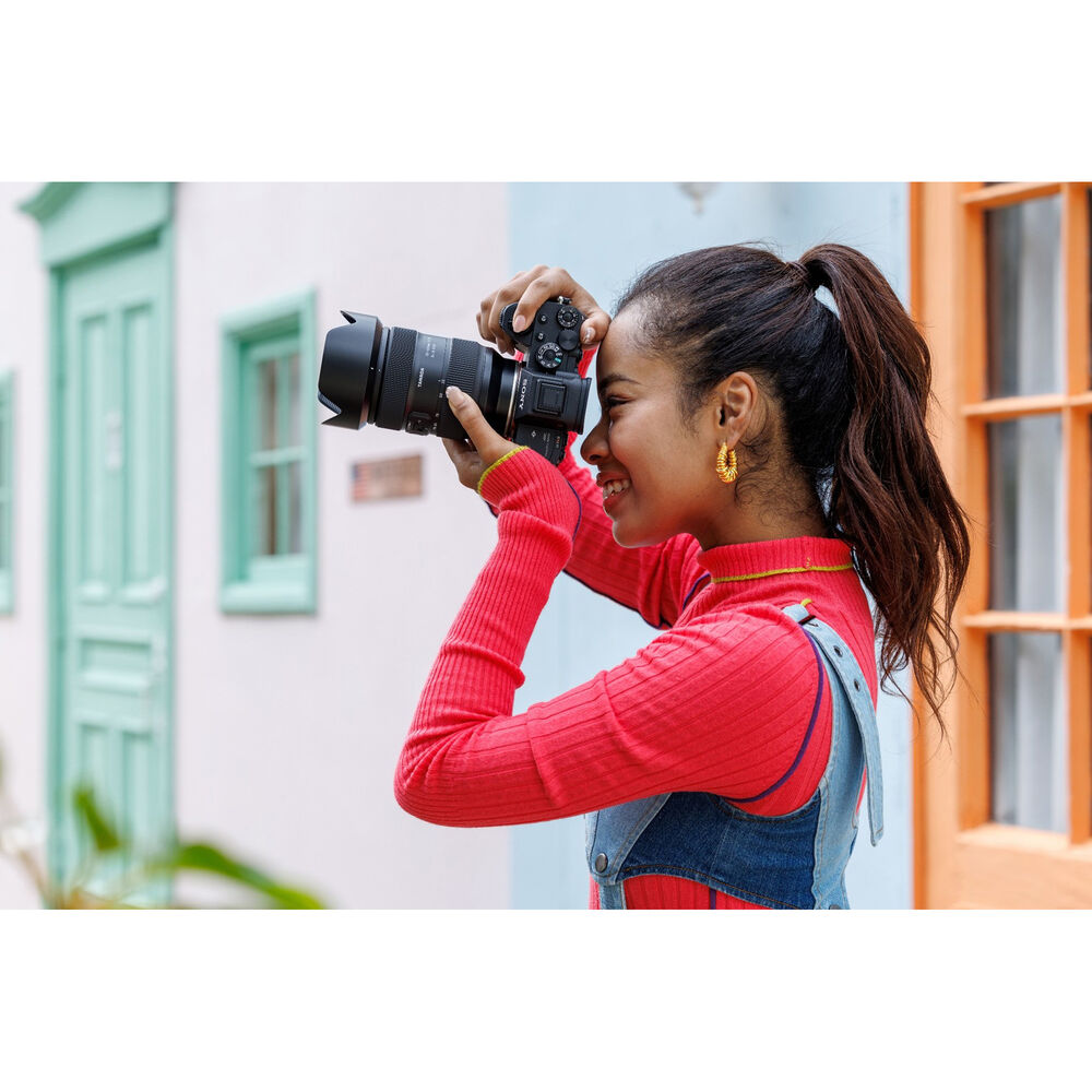 1026106_B.jpg - Tamron 35-100mm f/2.8 Di III VXD Lens (Sony E) - Image 2