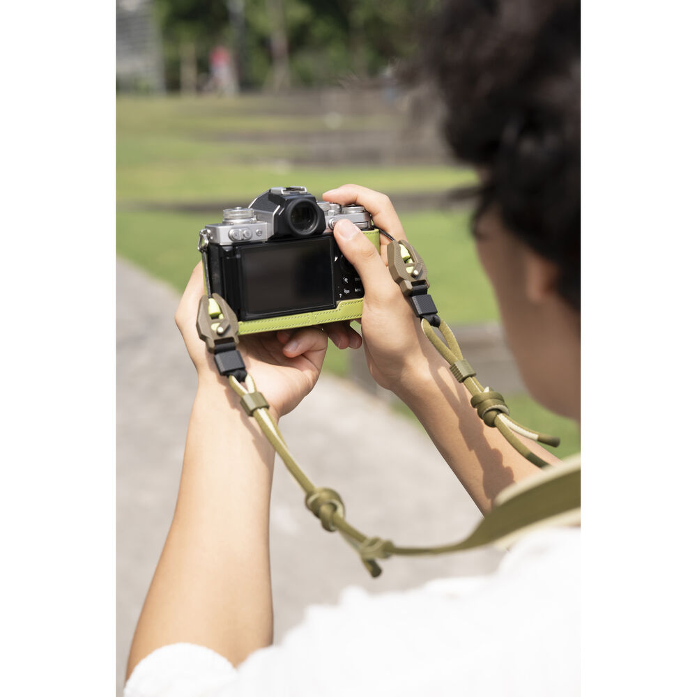 1026306_C.jpg - VSGO Black Snipe Casual Leisure Camera Strap (Avocado Glow) - Image 3