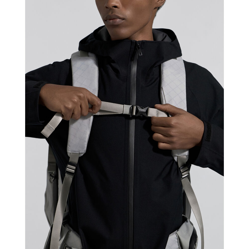 1026966_D.jpg - Urth Helios Outdoor Backpack 40L (Stone) - Image 4