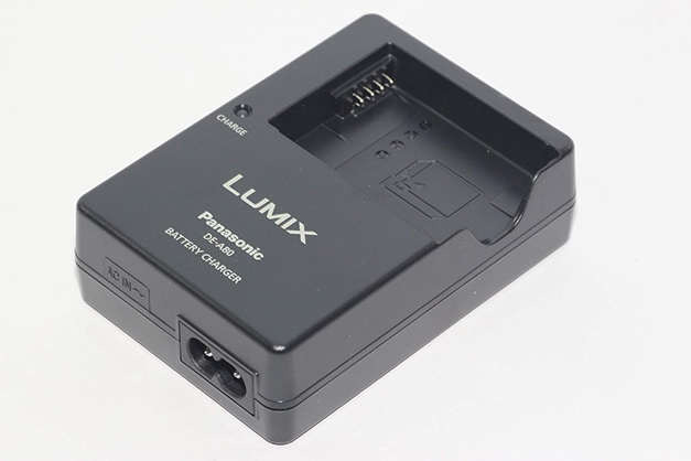 Panasonic DE-A80A Battery Charger for BLC-12 Battery - Best Available Image