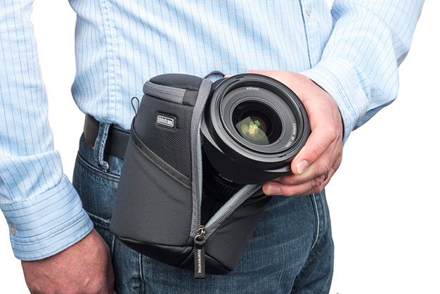 1015667_D.jpg - Thinktank Lens Case Duo 30 - Black