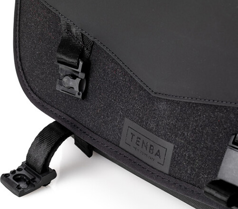 1018957_D.jpg - Tenba DNA 13 DSLR Camera Messenger Bag (Black) - Image 4
