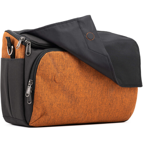1023167_D.jpg - ThinkTank Mirrorless Mover 30 Shoulder Bag (Campfire Orange) - Image 4