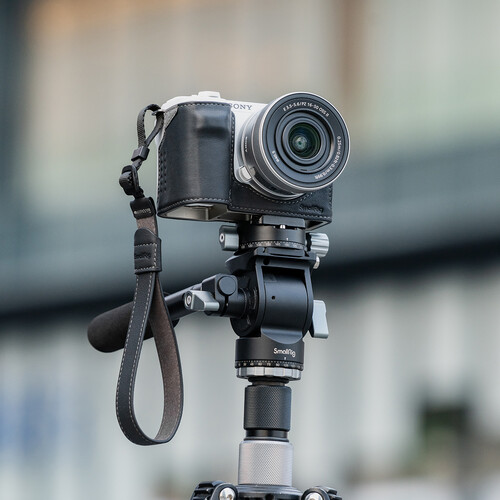 1023897_D.jpg - SmallRig Leather Half Case with Wrist Strap for Sony ZV-E10 II (Black) 4777 - Image 4