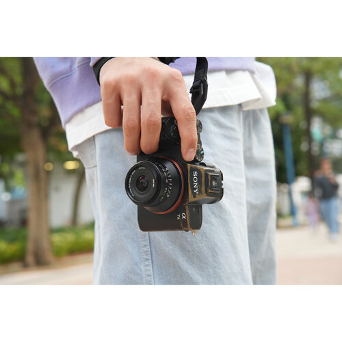 1024137_B.jpg - Laowa 15mm f/5 Cookie (Sony E, Black, Auto-Aperture) - Image 2