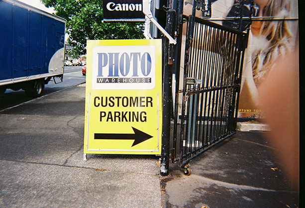 1024487_D.jpg - 1Shot Retro Reusable 35mm Film Camera + C41 Colour Film - Image 4