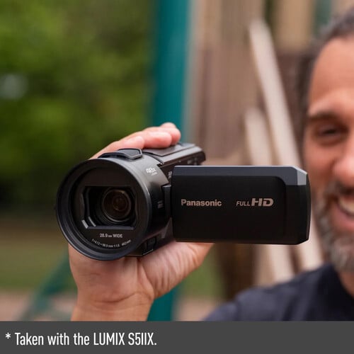 1024507_C.jpg - Panasonic HC-V900 HD Camcorder with 24x Zoom - Image 3