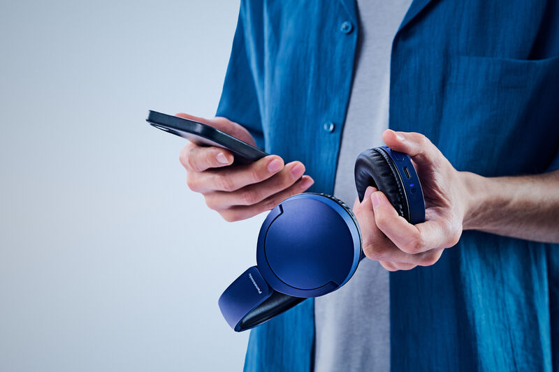 1025657_E.jpg - Panasonic RB-HF630 Wireless On-Ear Headphones - Blue - Image 5