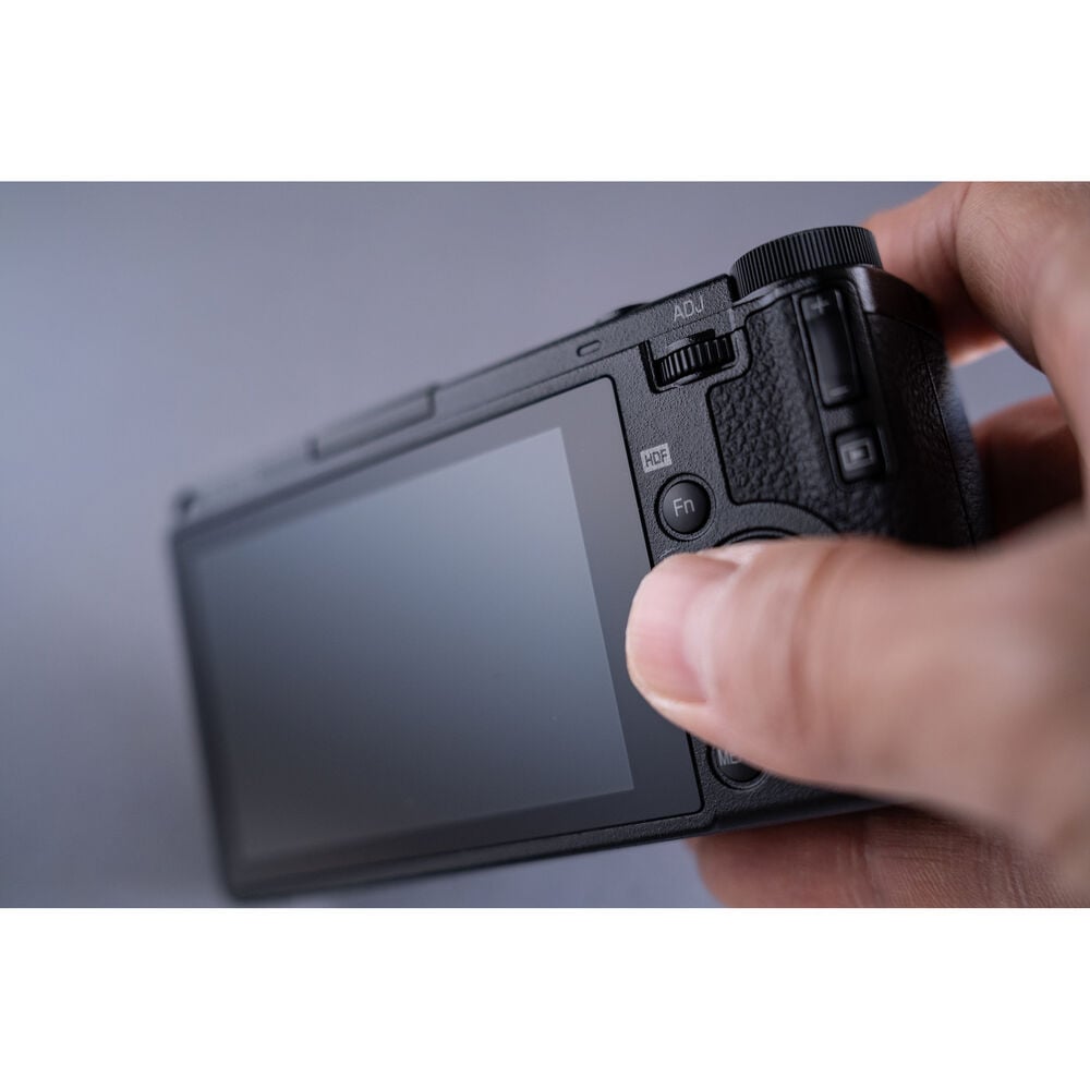 1025957_C.jpg - Ricoh GR IV HDF Digital Camera - Thumbnail 3