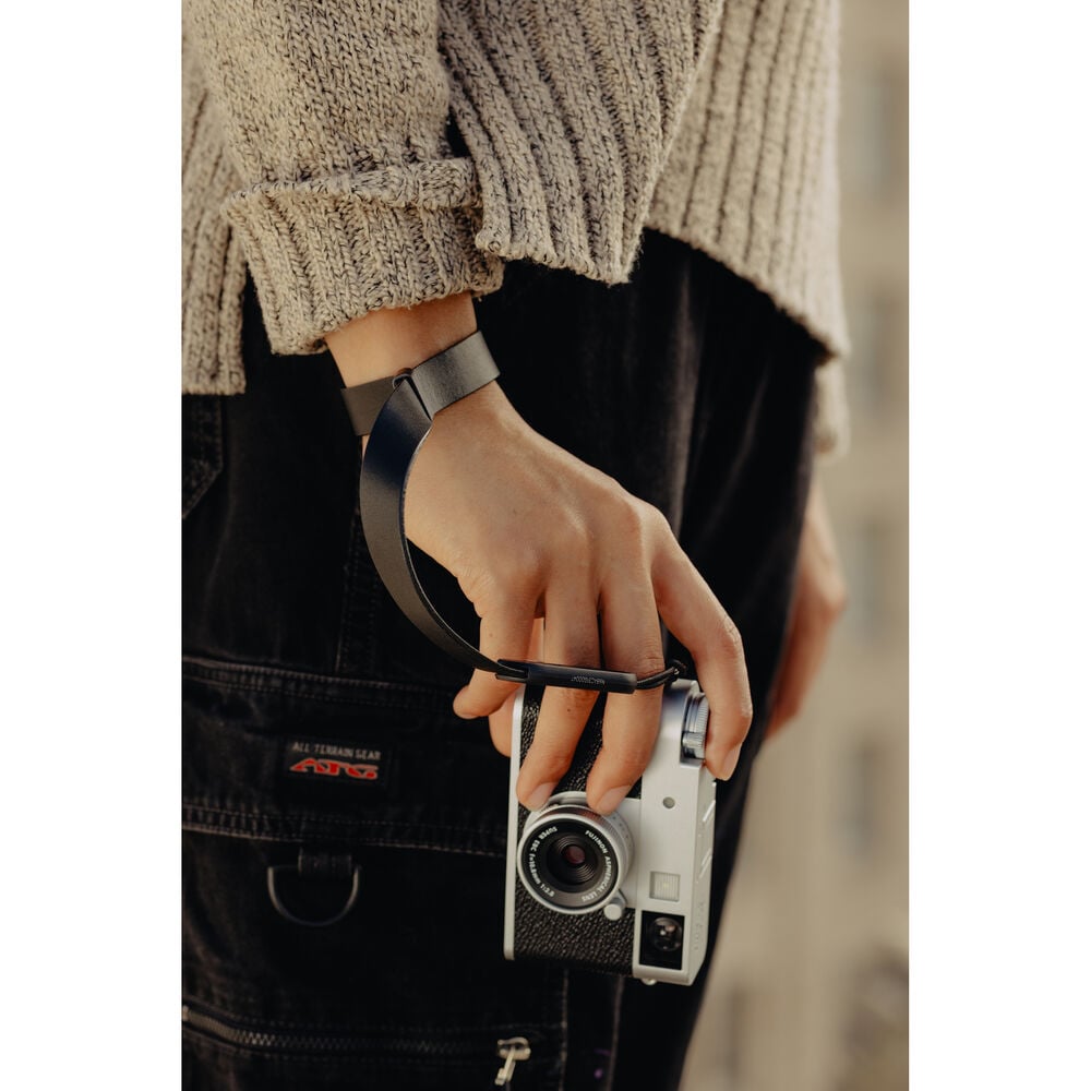 1026047_B.jpg - Peak Design Cuff Leather Camera Wrist Strap (Black) - Thumbnail 2