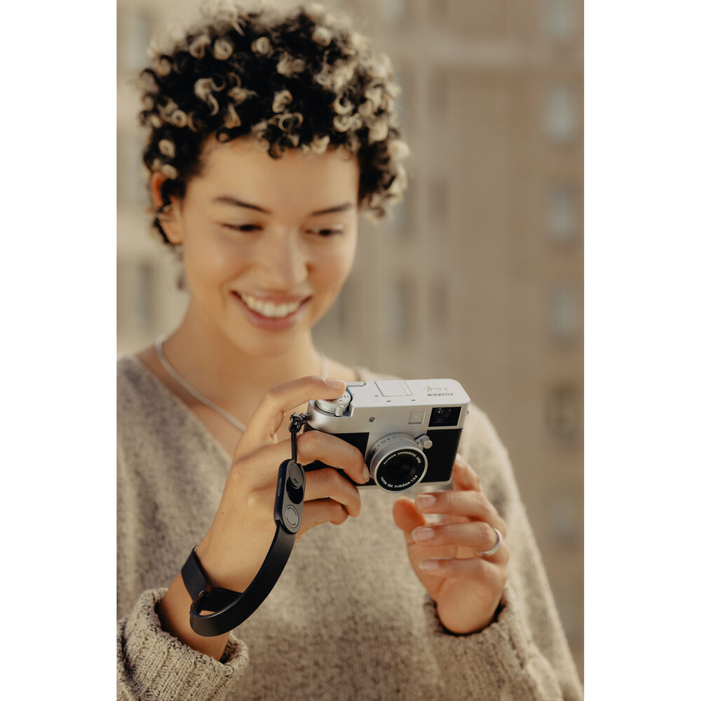 1026047_C.jpg - Peak Design Cuff Leather Camera Wrist Strap (Black) - Image 3