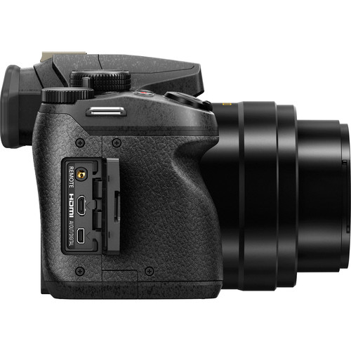 1011478_B.jpg - Panasonic Lumix DMC-FZ300 Digital Camera