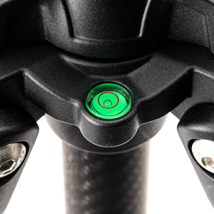 1018418_A.jpg - Induro CLT204 Classic CF Tripod - Thumbnail 1