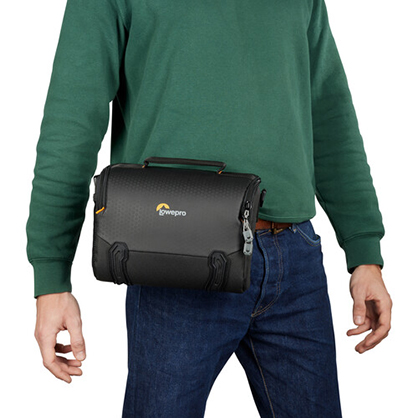 1021158_D.jpg - Lowepro Adventura SH 160 III Shoulder Bag (Black) - Image 4