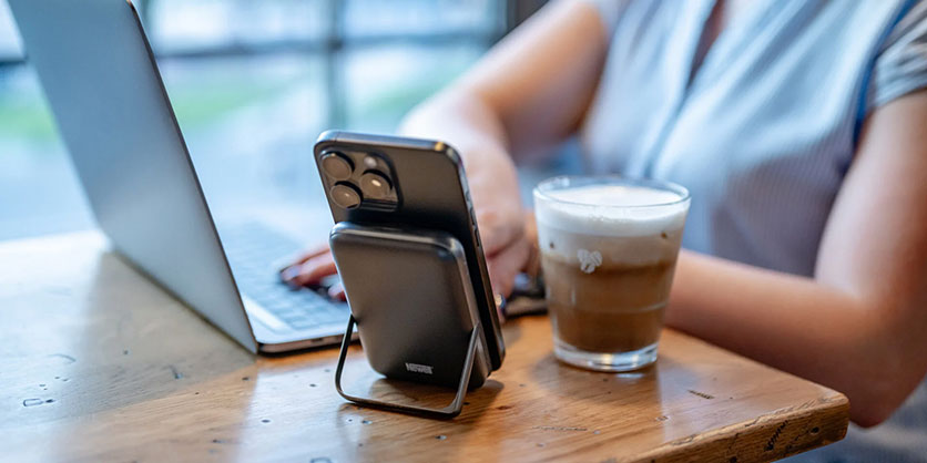 1024048_C.jpg - Newell MS-10000 MagSafe Power Bank - Image 3