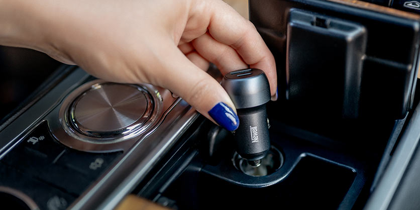 1024218_A.jpg - Newell CC-001 PD 89W car charger - Image 1