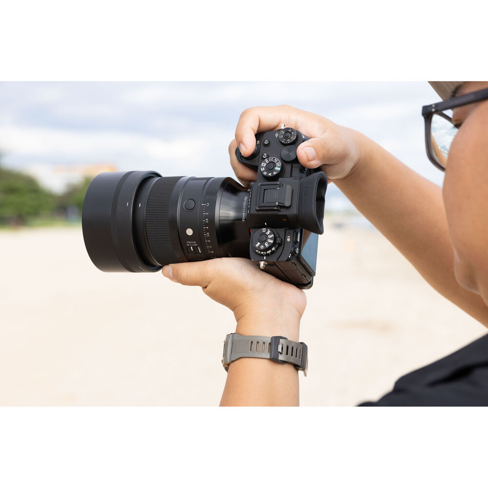 1026828_D.jpg - Sigma Sony FE Mount 85mm f/1.2 DG Art Lens - Image 4
