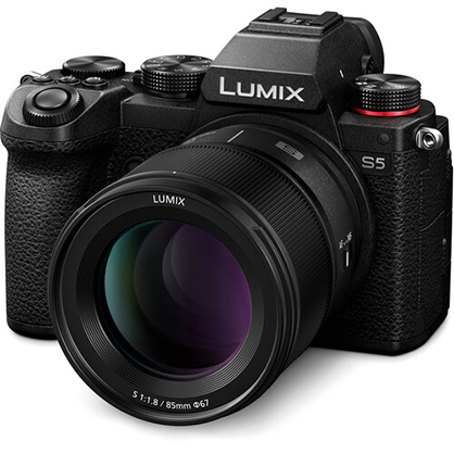 1016839_B.jpg - Panasonic Lumix S 85mm f/1.8 Lens - Image 2
