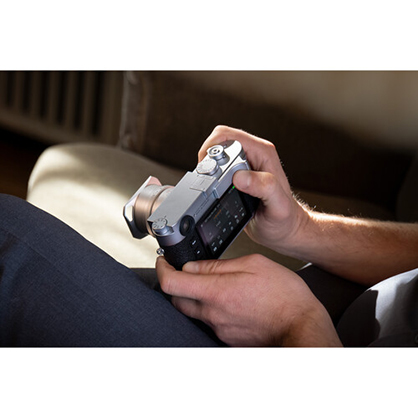 1019189_D.jpg - Leica M11 Rangefinder Camera (Silver)