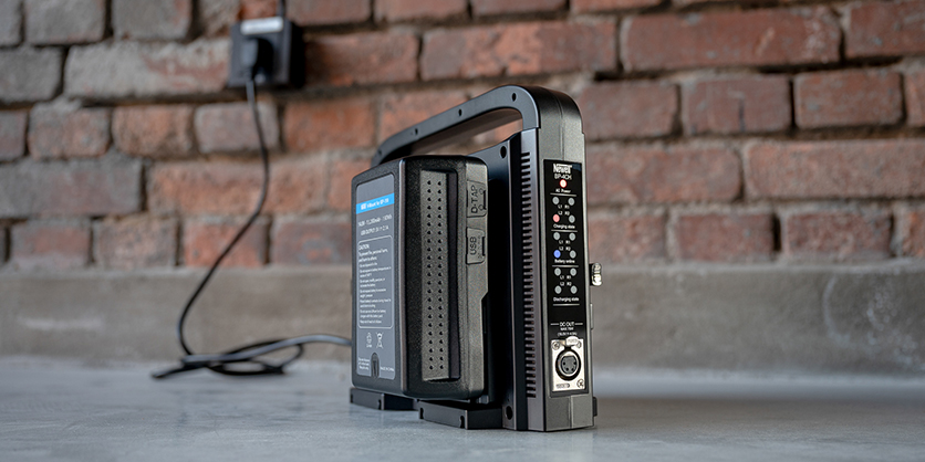 1020349_D.jpg - Newell BP-4CH 4-channel charger for V-mount batteries - Thumbnail 4