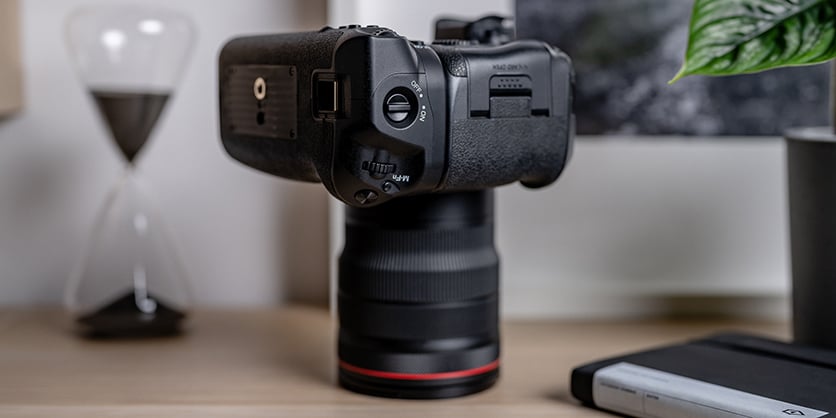 1021519_E.jpg - Newell Battery Pack BG-R10 for Canon R5 R6 R6II - Thumbnail 5