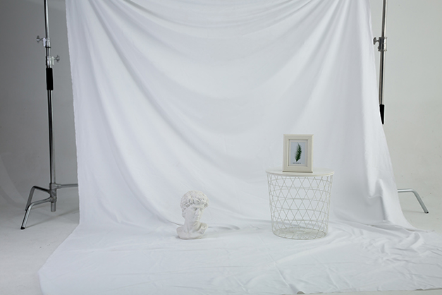 1022079_A.jpg - Krane OT-BG36 Fabric Backdrop 3x6m White + Bonus 2x Godox LSA-01 Clamp - Image 1