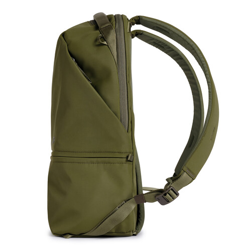 1022999_C.jpg - Urth Arkose 20L Backpack with Camera Insert (Green) - Image 3