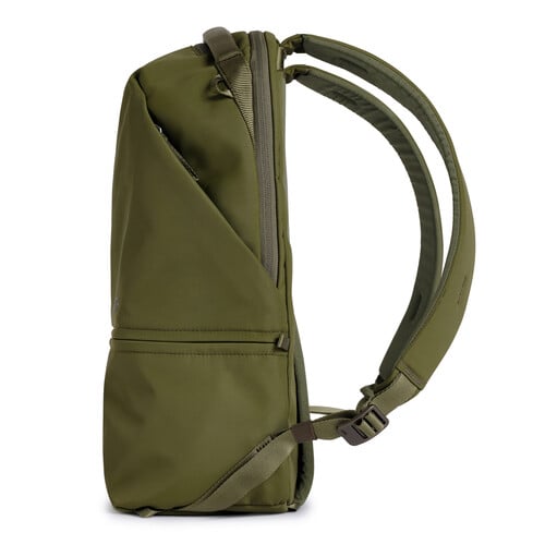 1022999_C.jpg - Urth Arkose 20L Backpack with Camera Insert (Green) - Image 3