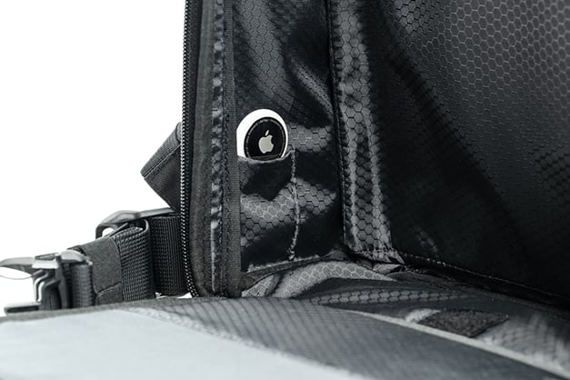 1025399_G.jpg - Think Tank Photo FocusPoint Rolltop Camera Backpack (Asphalt Black, 30L) - Thumbnail 7