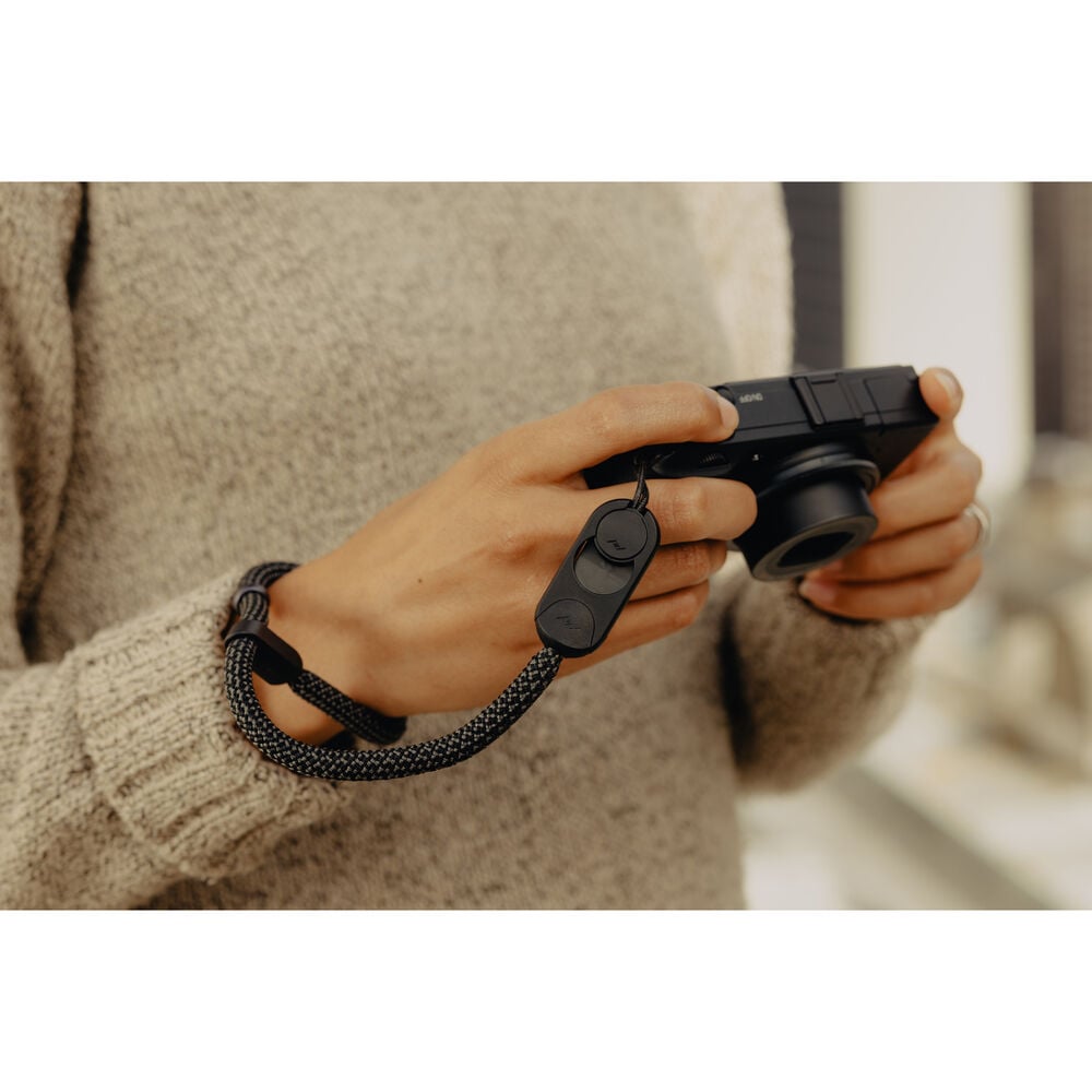 1026049_D.jpg - Peak Design Cuff Rope Camera Wrist Strap (Black) - Image 4