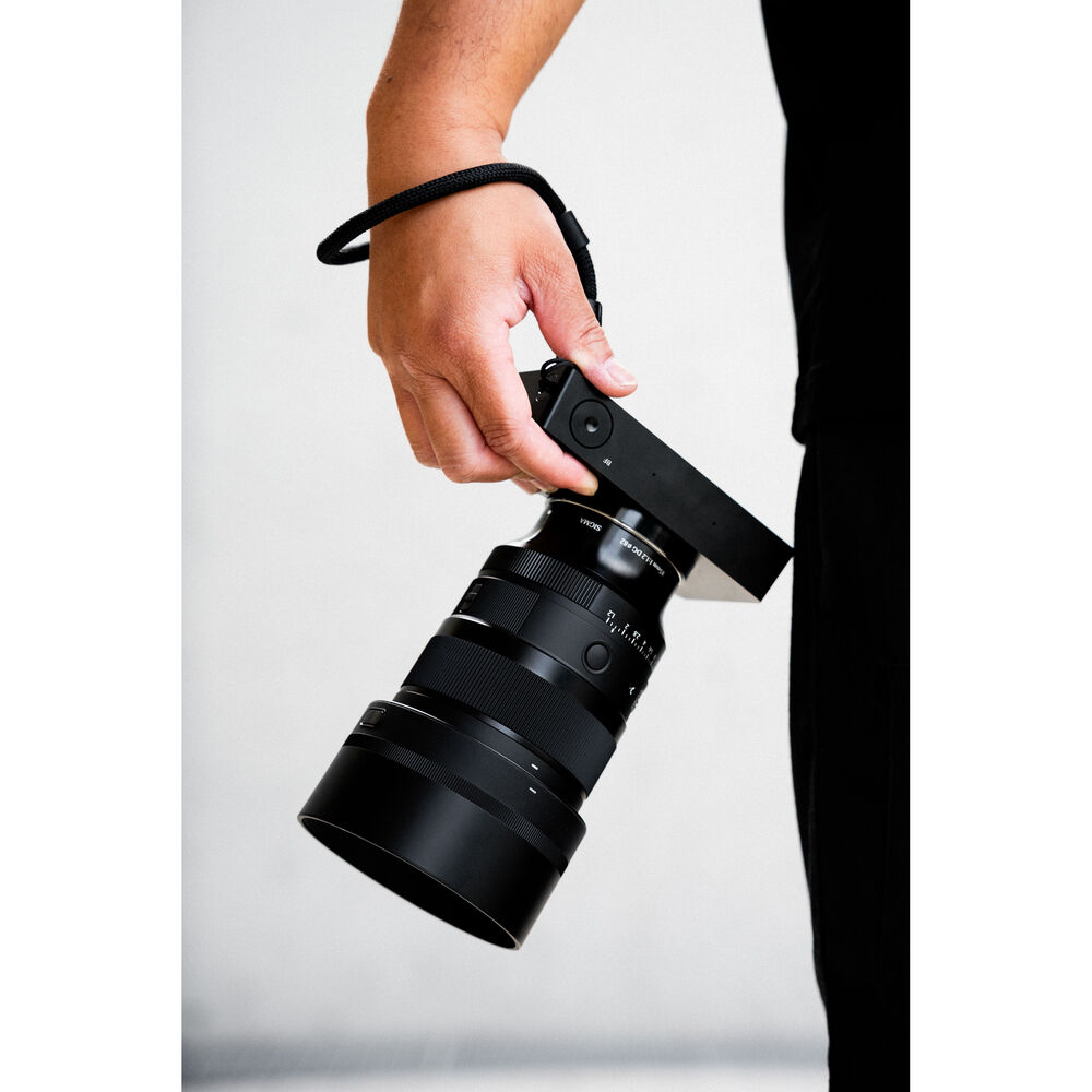1026829_B.jpg - Sigma Leica L Mount 85mm f/1.2 DG Art Lens - Image 2